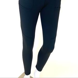 Yoga training leggings with pockets